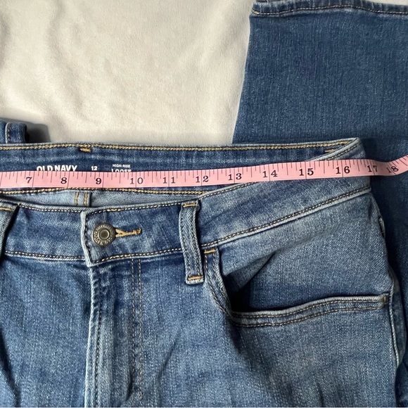 Old Navy Women's Relaxed Blue Jeans - Picture 3 of 5
